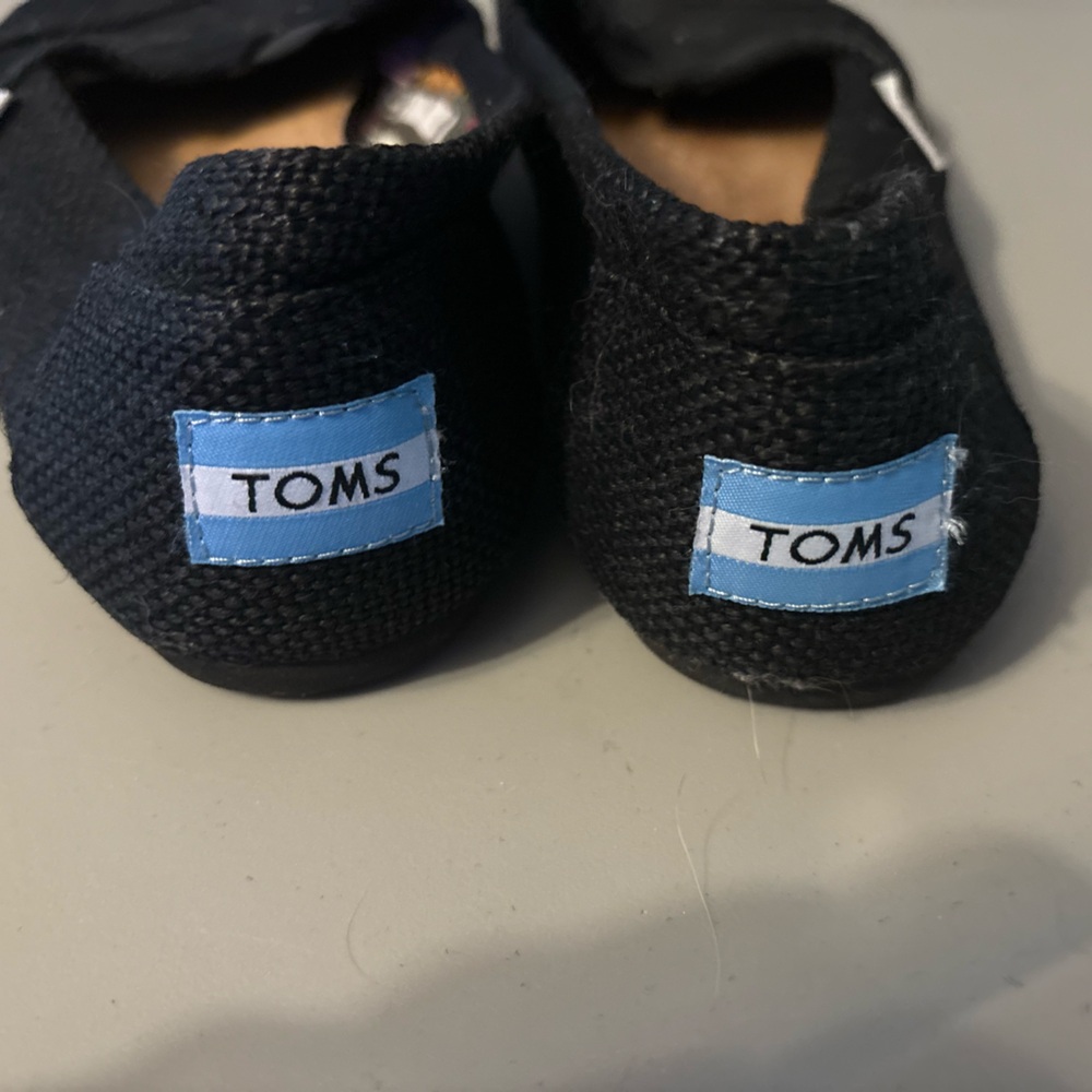 Womens Black Tom’s
